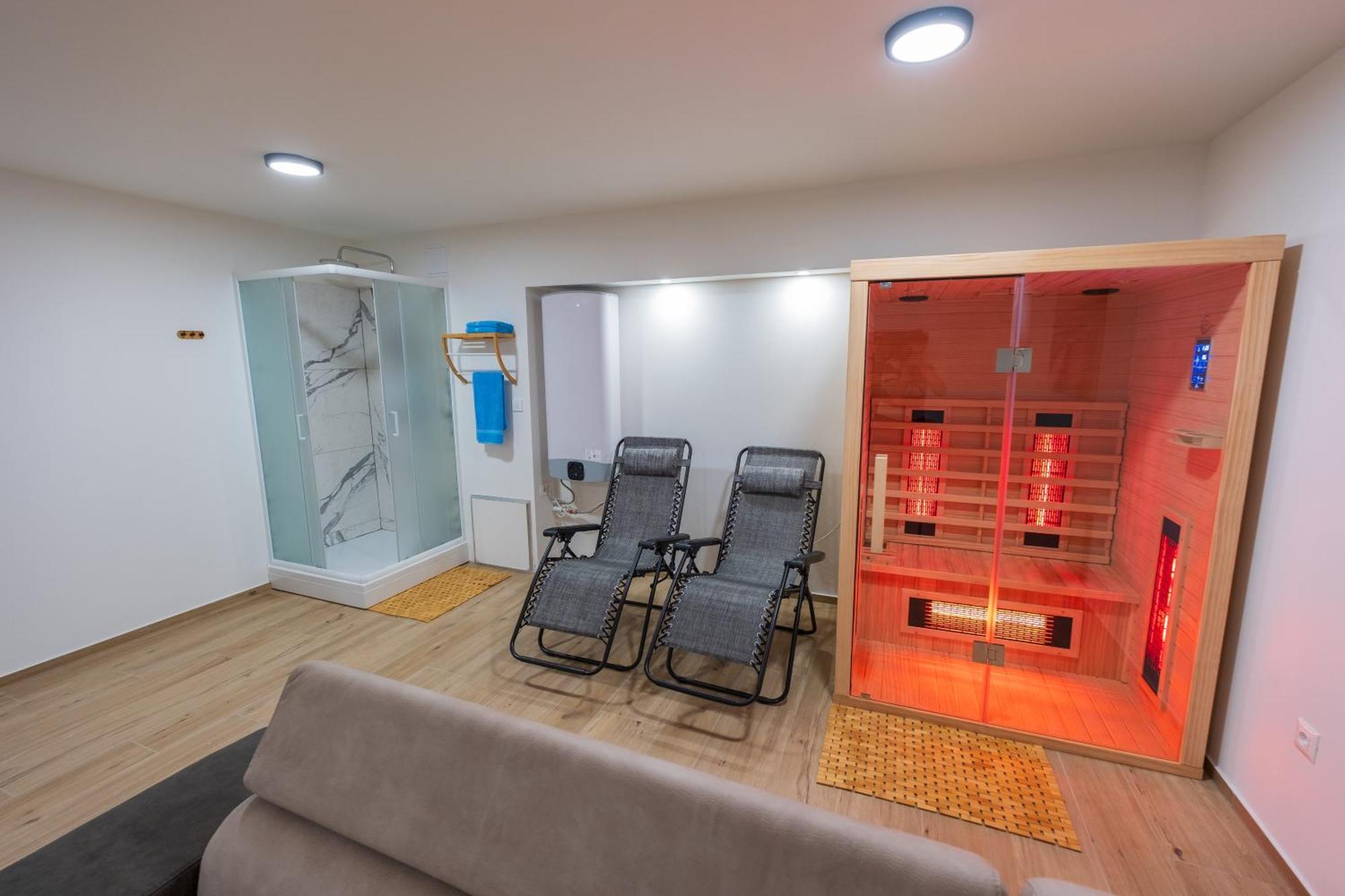 Three-Bedroom Premium Holiday Home Atmosfera With Private Pool&Sauna Водице Екстериор снимка
