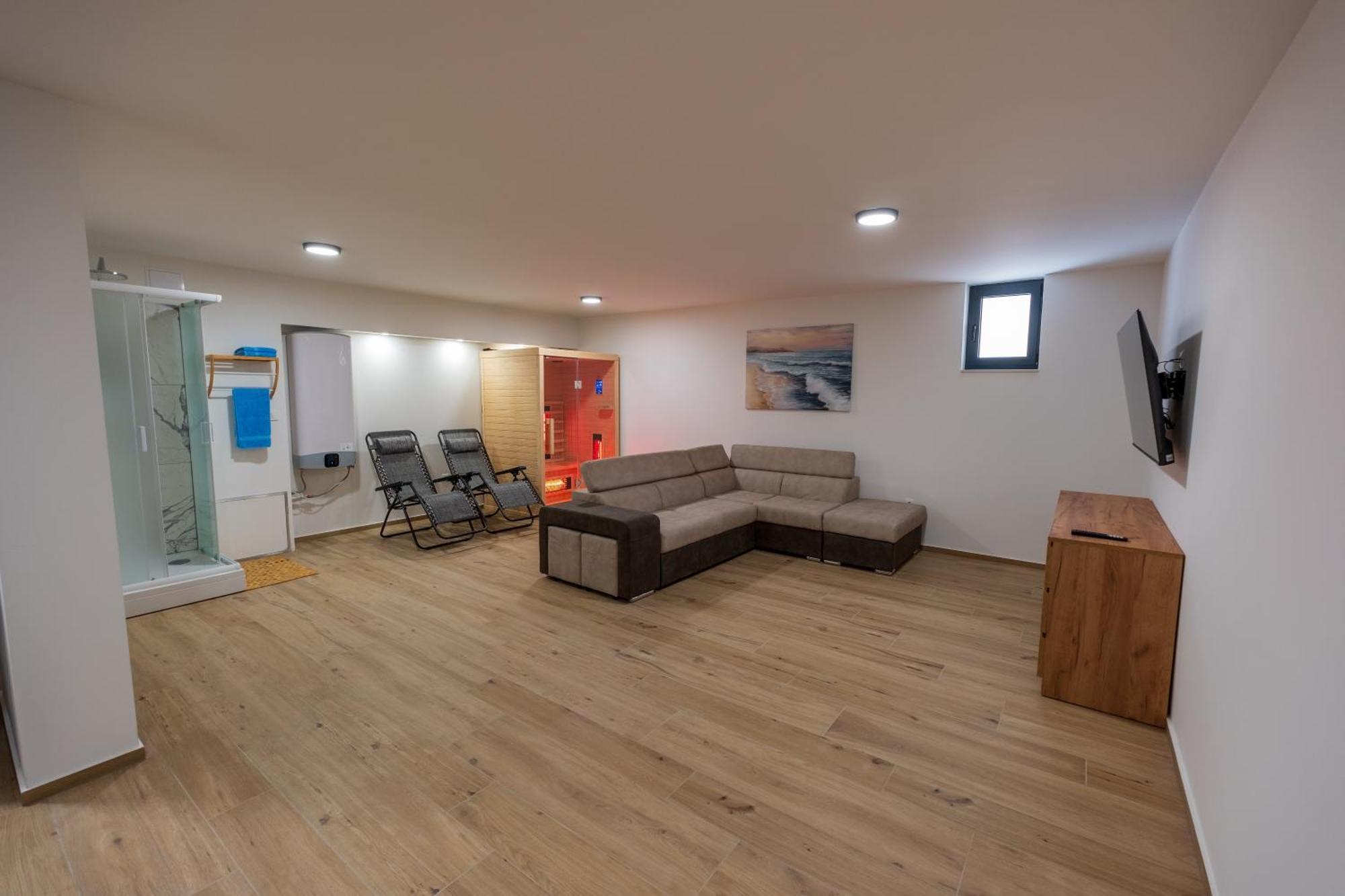 Three-Bedroom Premium Holiday Home Atmosfera With Private Pool&Sauna Водице Екстериор снимка